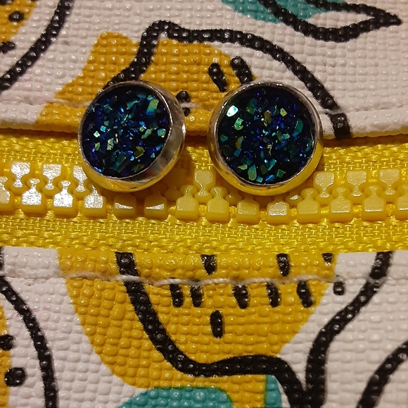 🚫SOLD🚫🚫🚫Blue Druzzy Stud Earrings - Picture 2 of 3